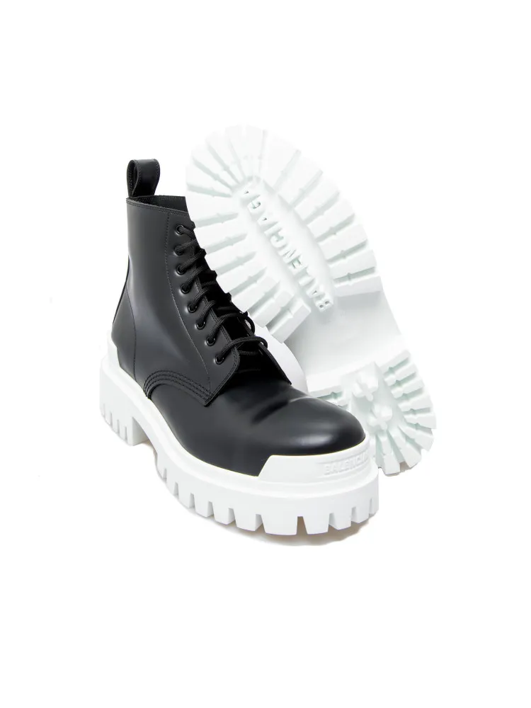 Balenciaga Leather Boots | Credomen