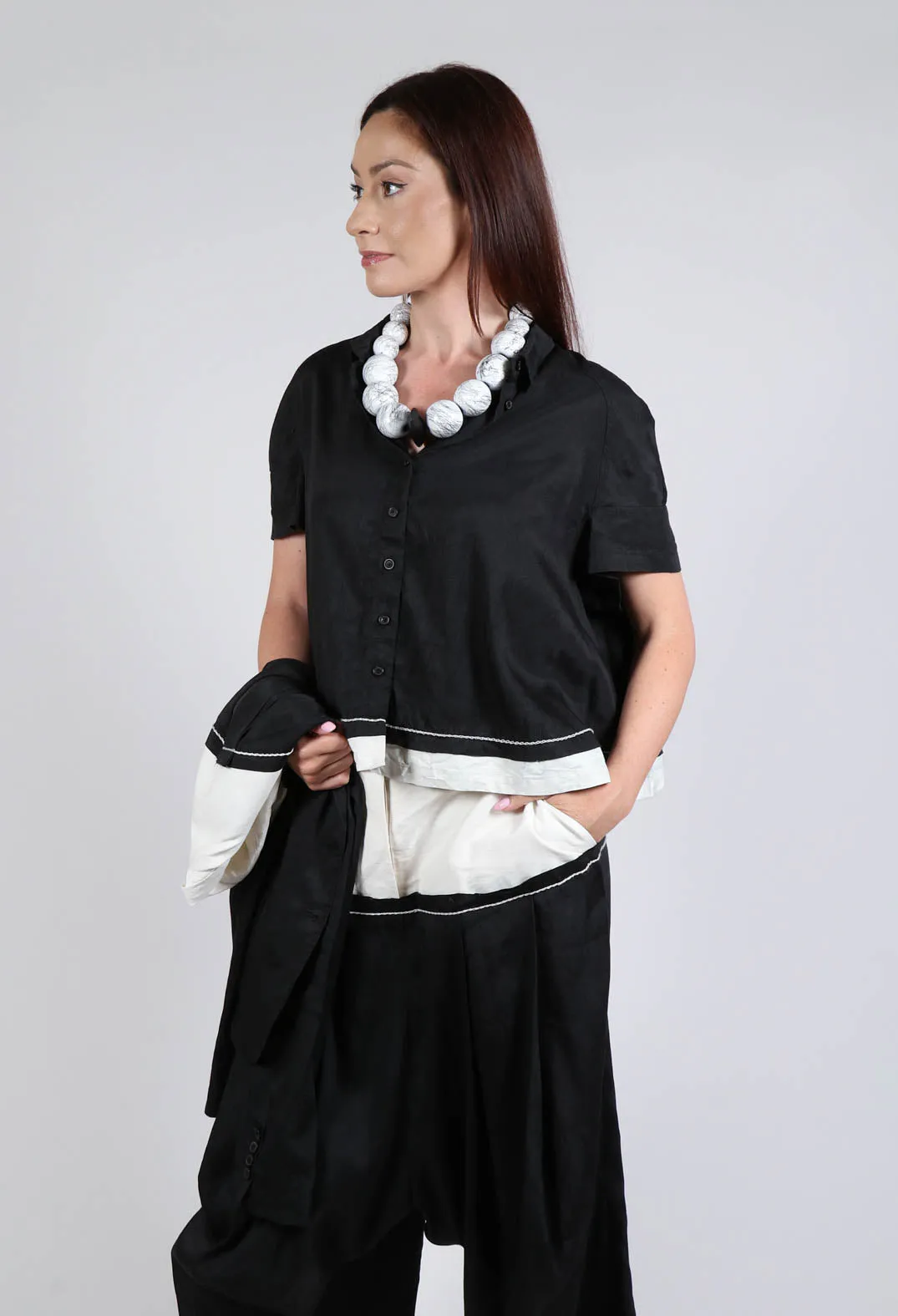 Cropped Blouse in Blk Melange