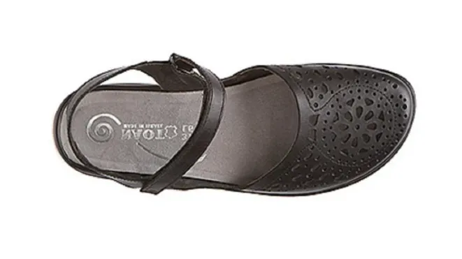 Naot Womens Arataki Closed Toe Sandal- Black Raven Leather