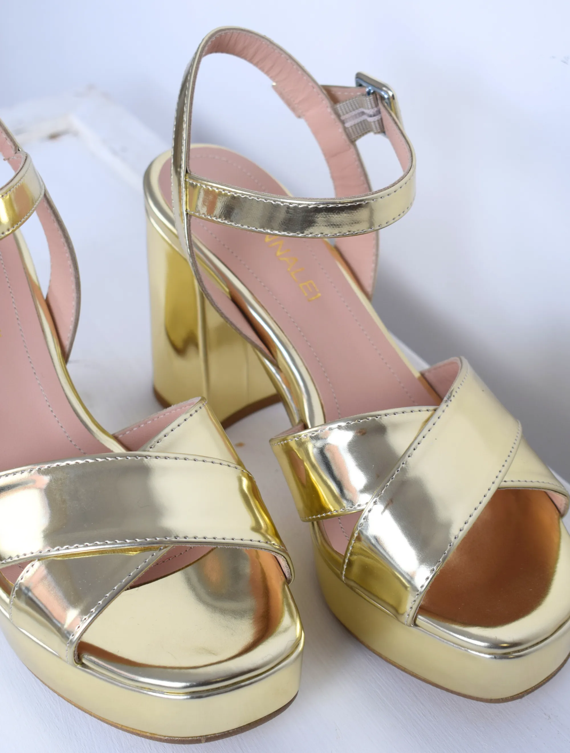 Nevis Sandal Gold Shine