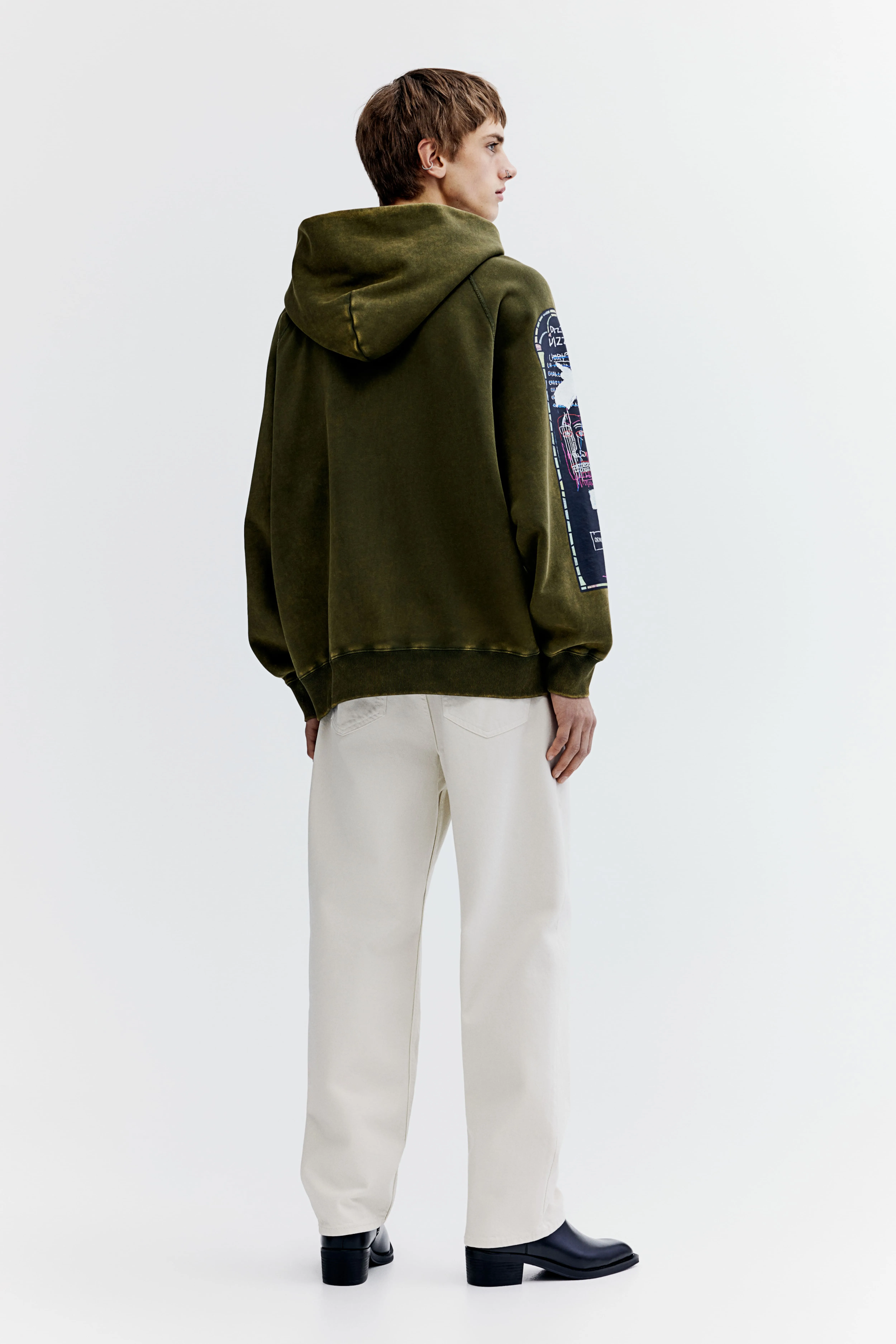 Oversized Fit Cotton hoodie - Long sleeve - Regular length - Khaki green/Basquiat - Men | H&M GB