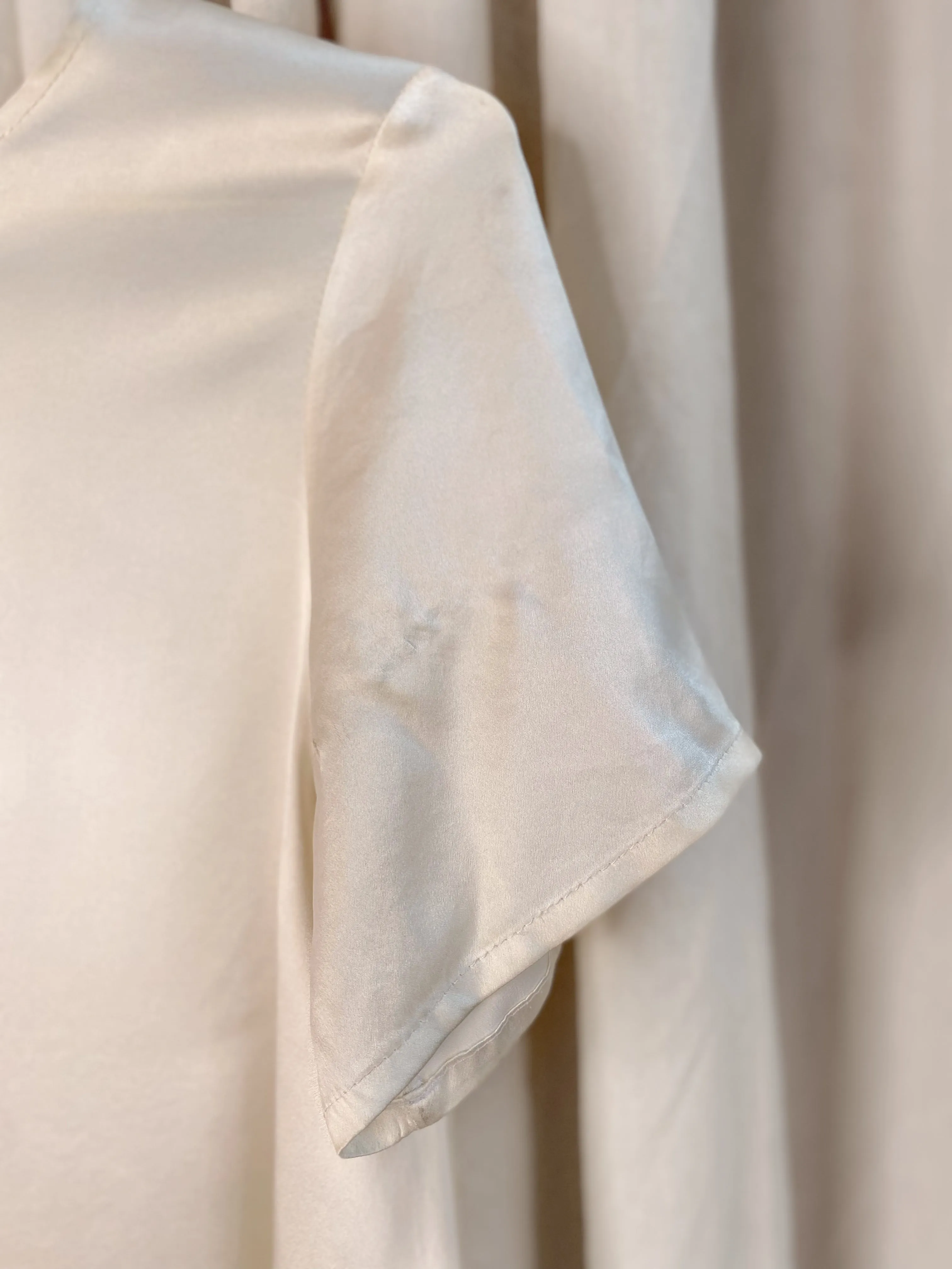  PRE-LOVED  100% Silk Satin Top [ Natural White Long T-shirt, Draped Hem, Crew Neck, Size S/M ]