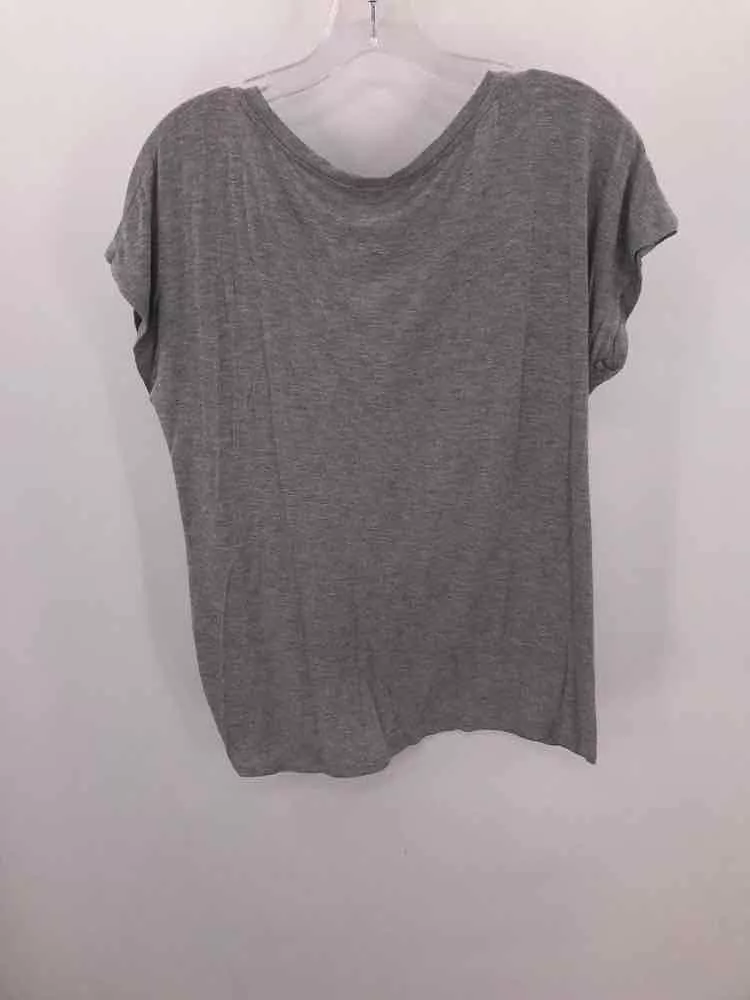 Pre-Owned Retrology Grey Size Medium T-shirt