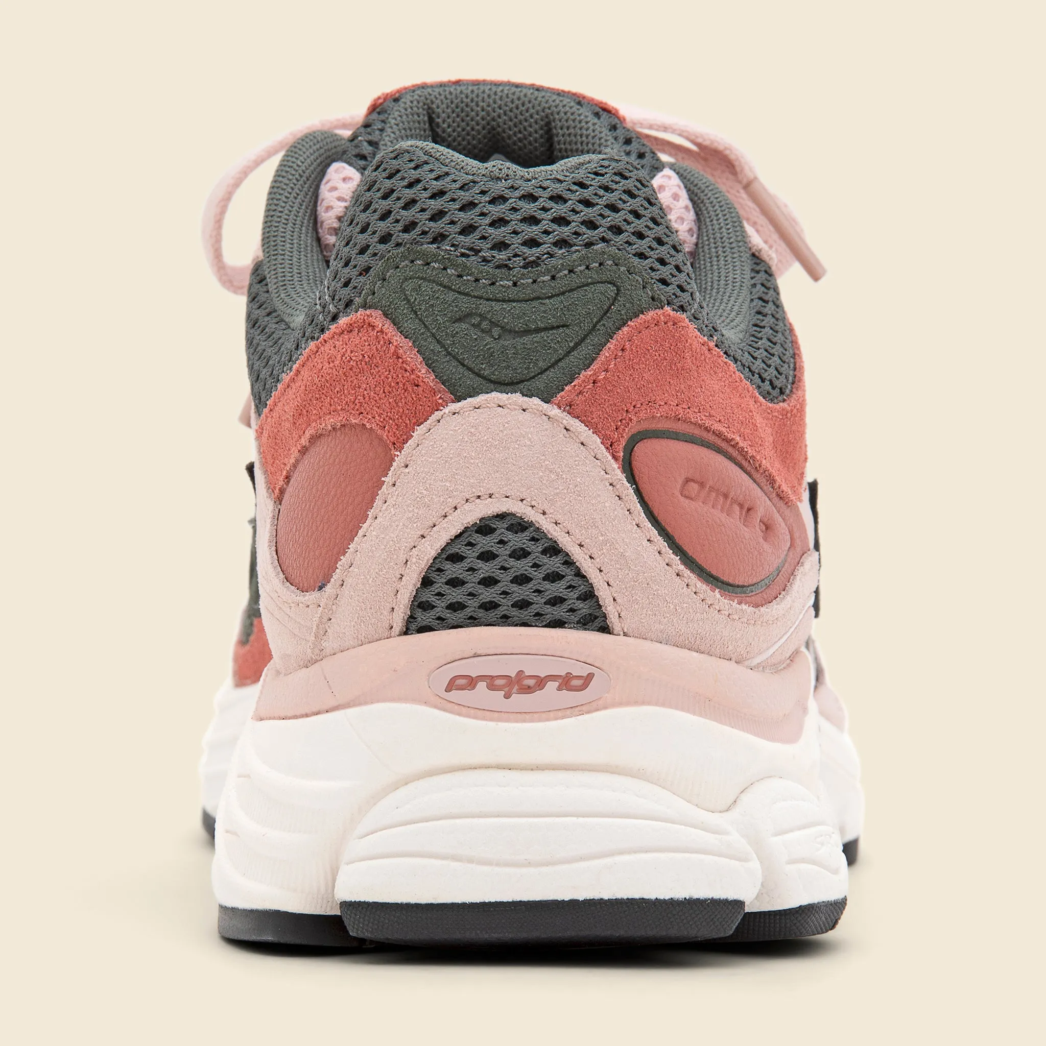 Progrid Omni 9 Sneaker - Pink/Charcoal